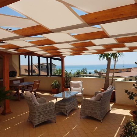 B&B E Casa Vacanza Al Castello Roccella Ionica Ngoại thất bức ảnh