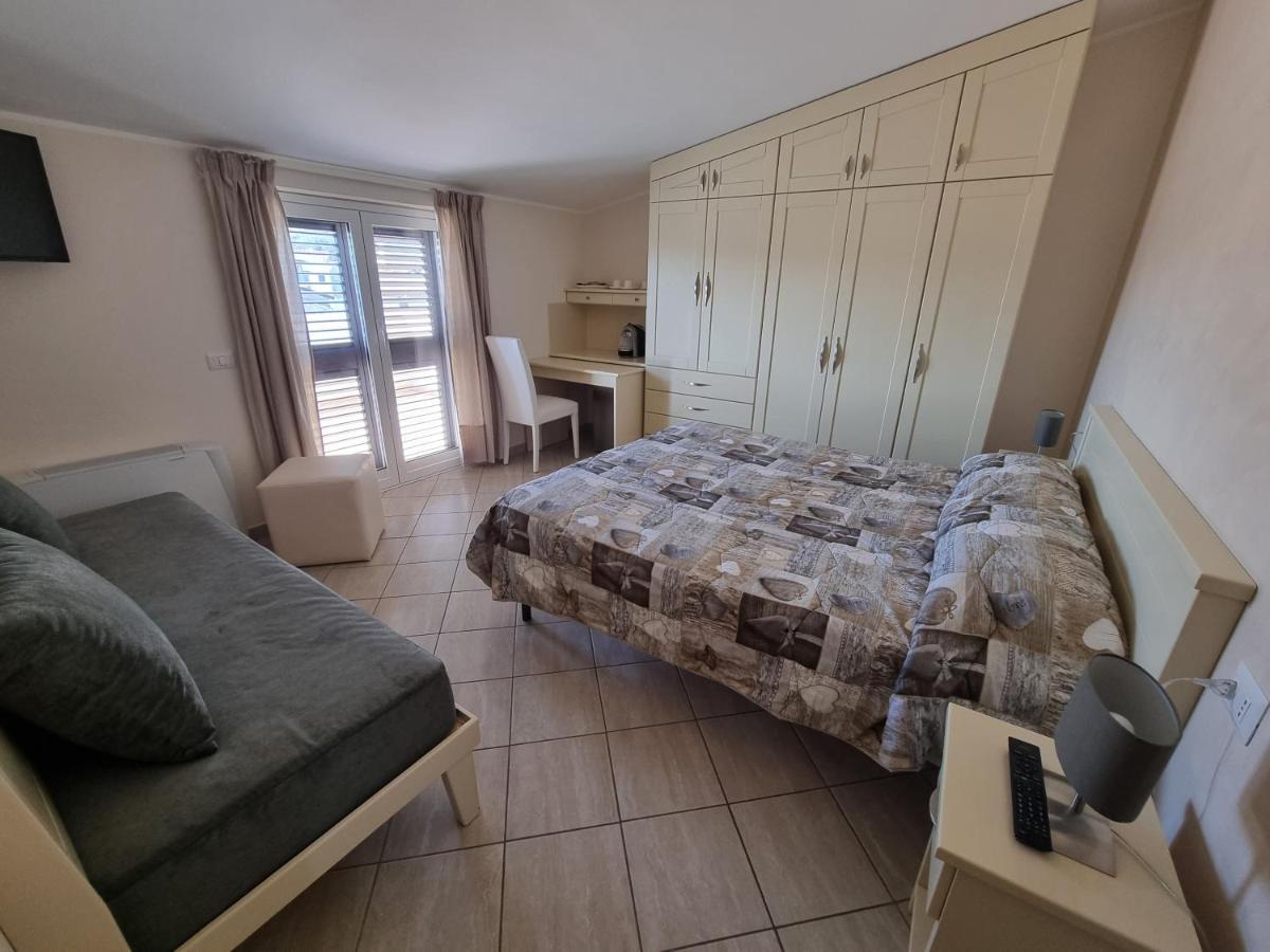 B&B E Casa Vacanza Al Castello Roccella Ionica Ngoại thất bức ảnh