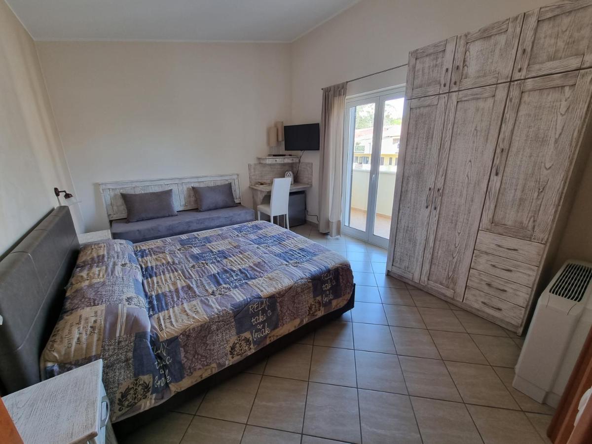 B&B E Casa Vacanza Al Castello Roccella Ionica Ngoại thất bức ảnh