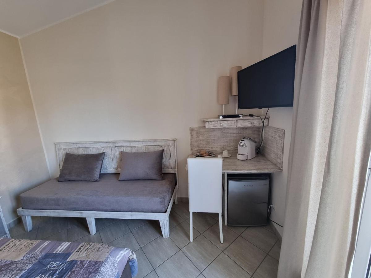 B&B E Casa Vacanza Al Castello Roccella Ionica Ngoại thất bức ảnh