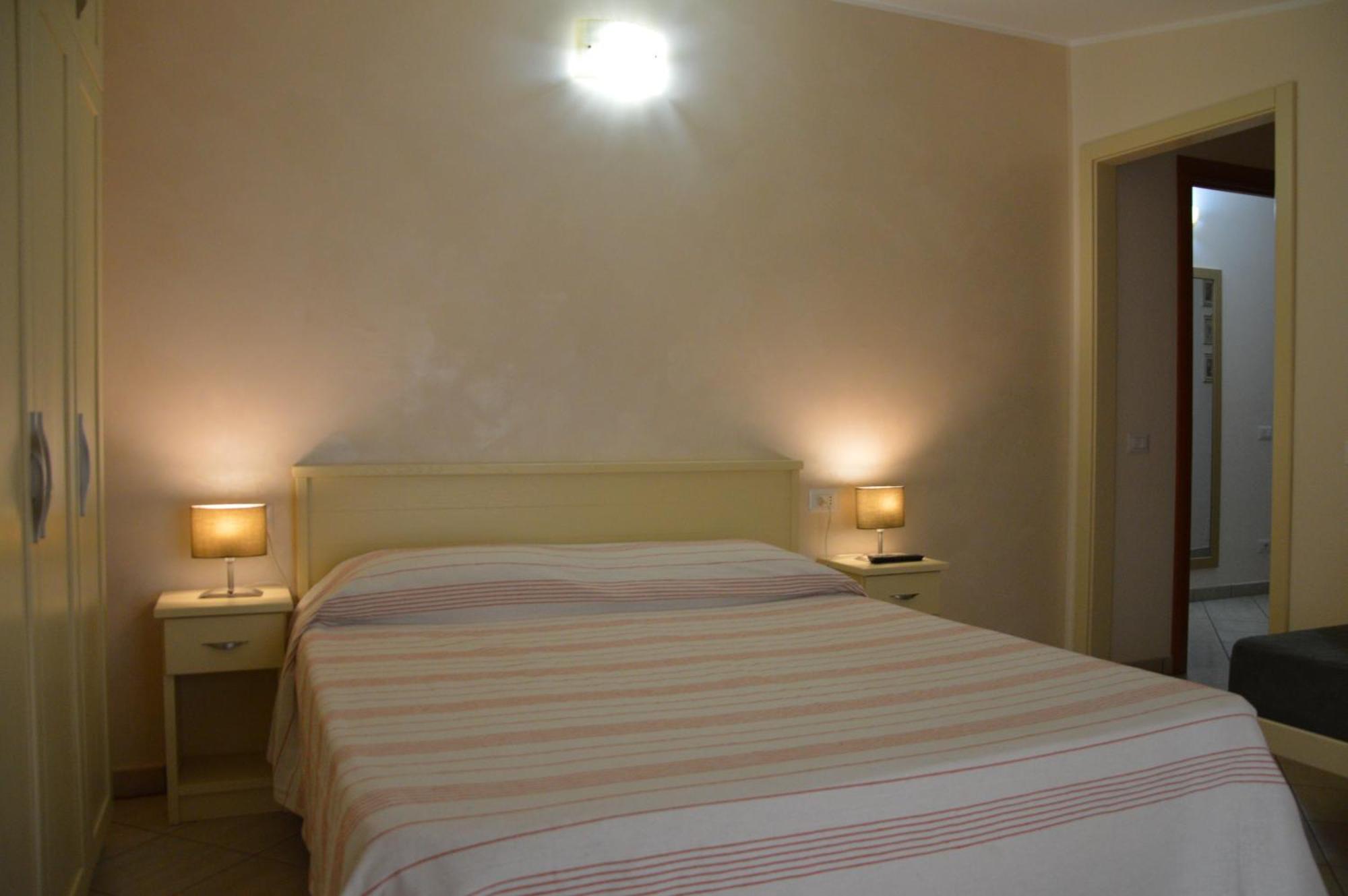B&B E Casa Vacanza Al Castello Roccella Ionica Ngoại thất bức ảnh
