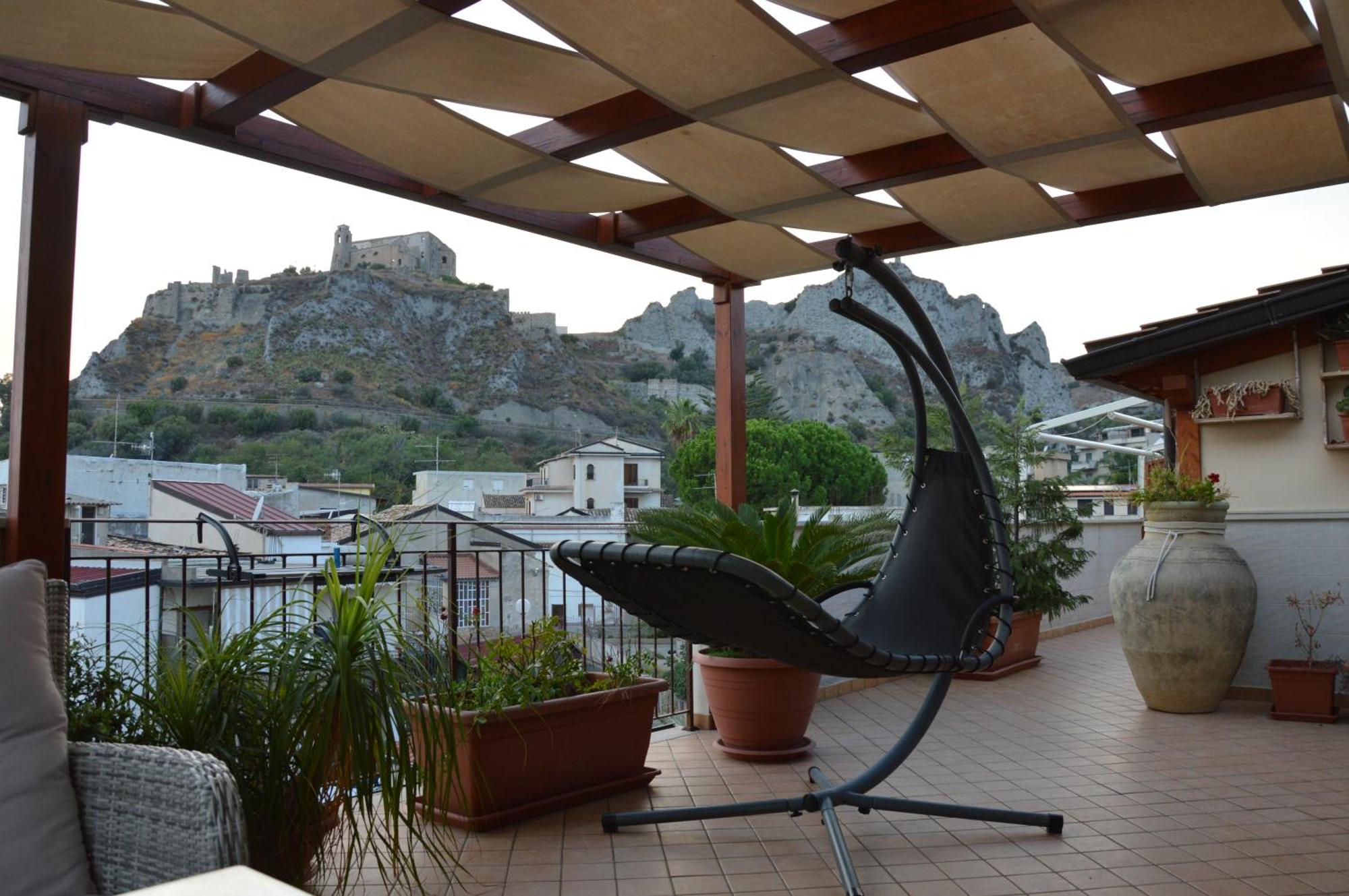 B&B E Casa Vacanza Al Castello Roccella Ionica Ngoại thất bức ảnh