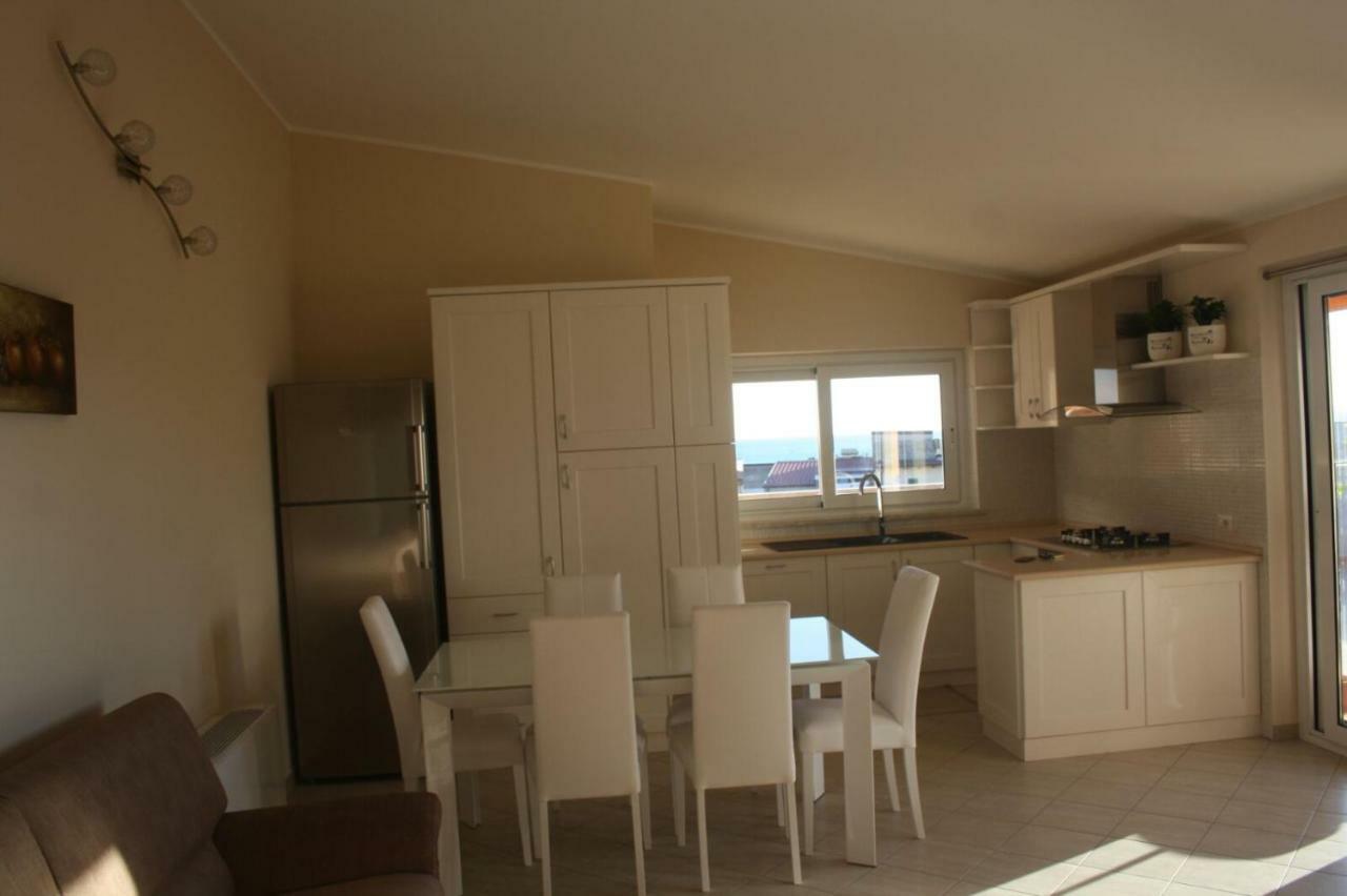 B&B E Casa Vacanza Al Castello Roccella Ionica Ngoại thất bức ảnh