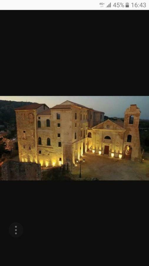 B&B E Casa Vacanza Al Castello Roccella Ionica Ngoại thất bức ảnh