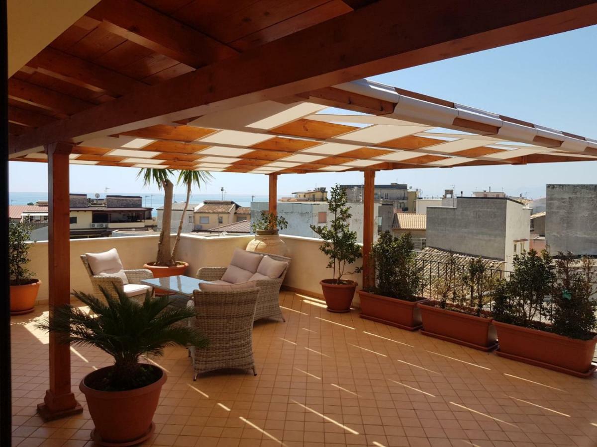 B&B E Casa Vacanza Al Castello Roccella Ionica Ngoại thất bức ảnh
